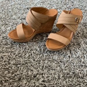 Tommy Hilfiger Women’s Mili Wedge Sandal